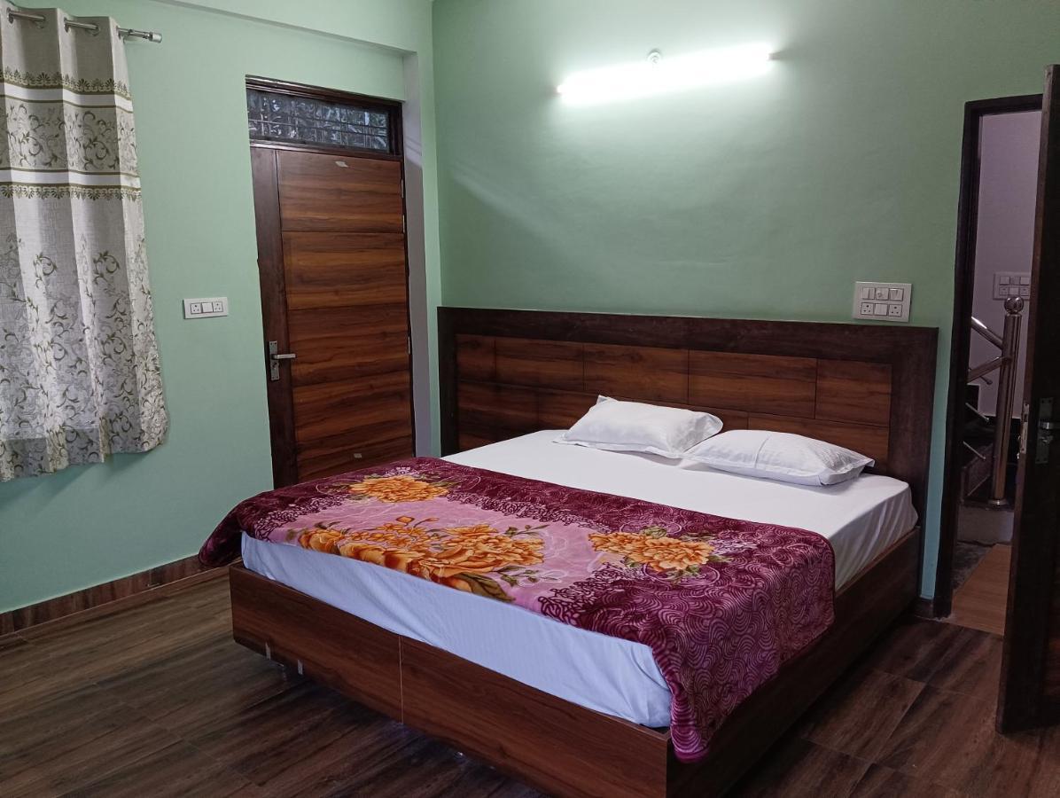 Crescent Moon Homestay Rishikesh Exterior photo